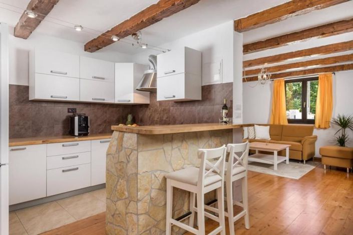 Image No.17-3 Bed Property for sale