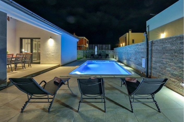 Image No.23-3 Bed Property for sale