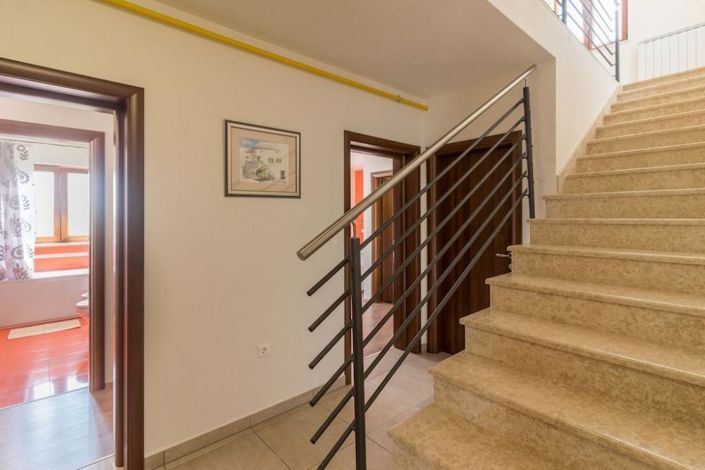 Image No.13-5 Bed Property for sale