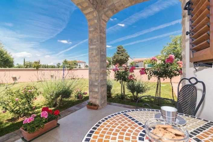 Image No.24-5 Bed Property for sale