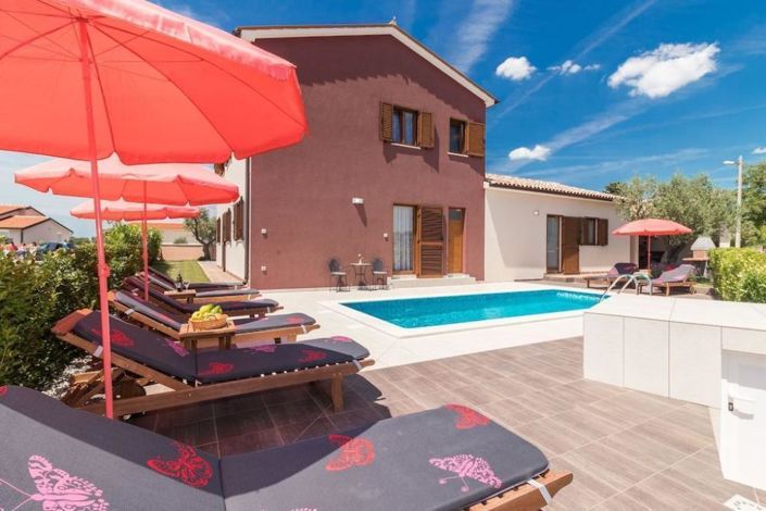 Image No.5-5 Bed Property for sale