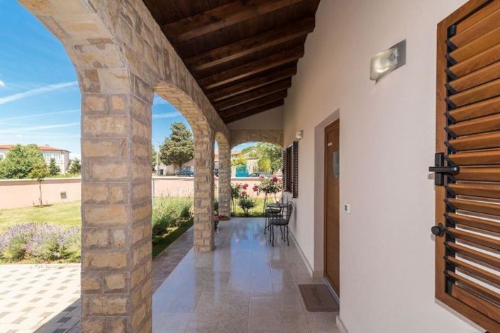 Image No.6-5 Bed Property for sale