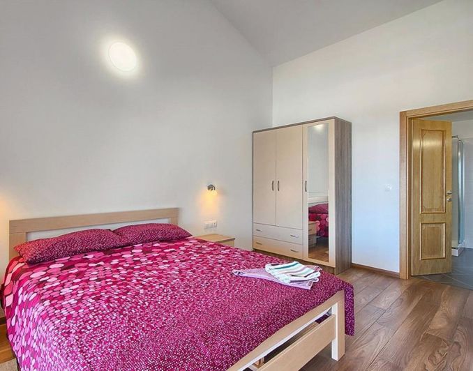 Image No.23-3 Bed Property for sale