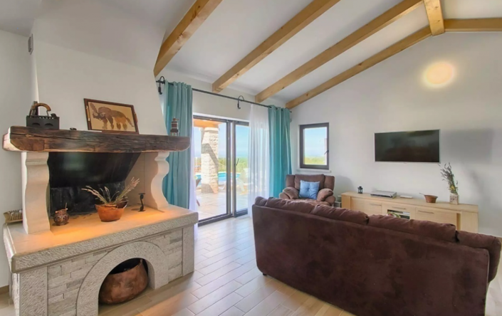 Image No.8-3 Bed Property for sale