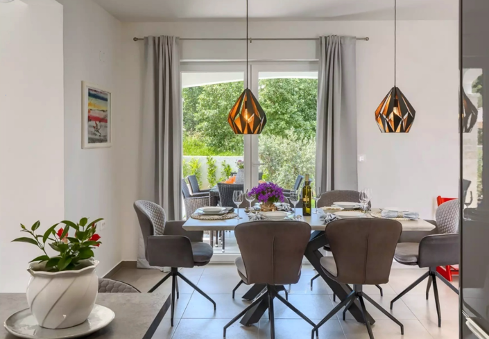 Image No.11-3 Bed Property for sale