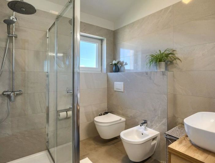 Image No.20-3 Bed Property for sale