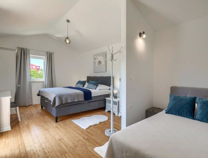 Image No.22-3 Bed Property for sale