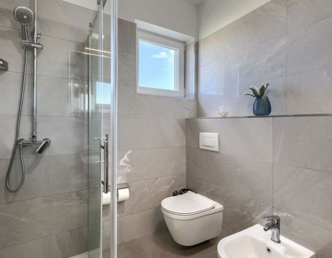 Image No.24-3 Bed Property for sale