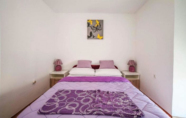 Image No.13-3 Bed Property for sale