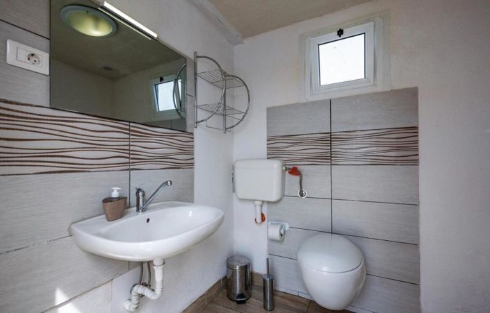 Image No.18-3 Bed Property for sale