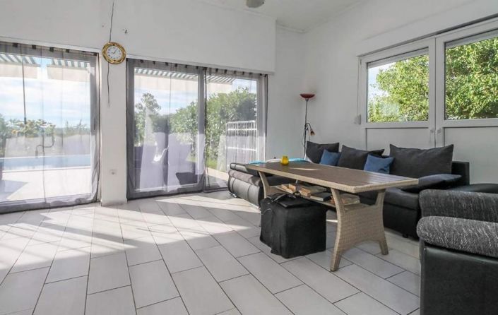 Image No.23-3 Bed Property for sale