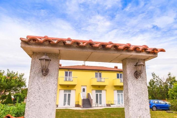 Image No.1-Propriété de 6 chambres à vendre à Umag