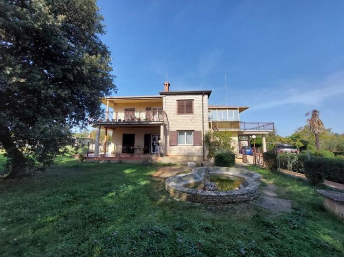 Image No.1-5 Bed Property for sale