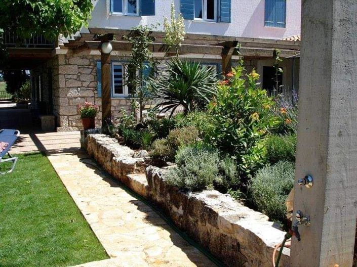 Image No.4-9 Bed Property for sale