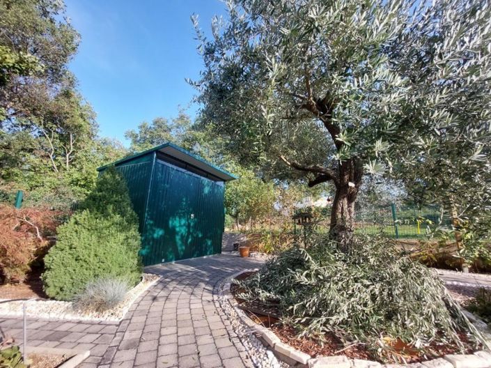 Image No.12-4 Bed Property for sale