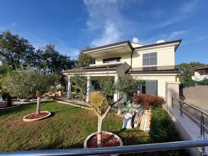 Image No.2-4 Bed Property for sale