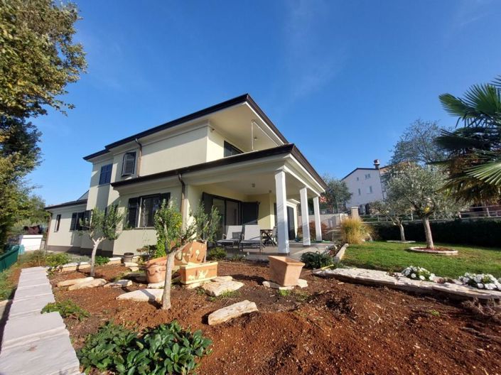 Image No.8-4 Bed Property for sale