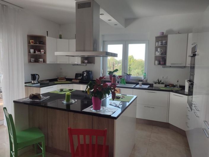 Image No.14-3 Bed Property for sale