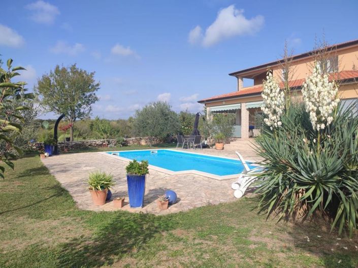 Image No.7-3 Bed Property for sale