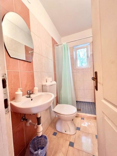 Image No.21-9 Bed Property for sale