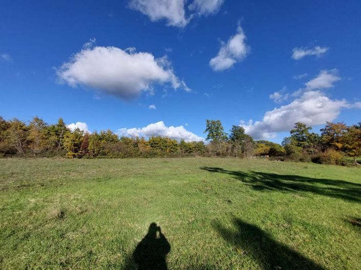 Image No.10-3 Bed Property for sale