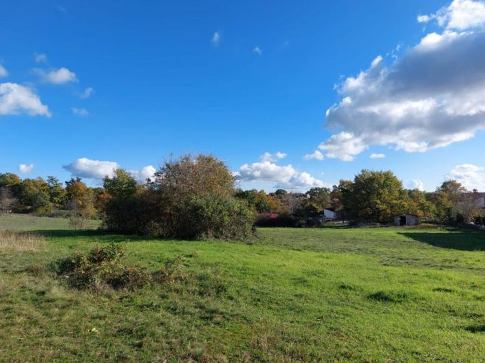 Image No.13-3 Bed Property for sale