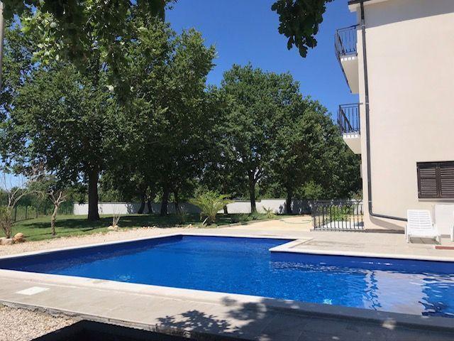 Image No.3-11 Bed Property for sale