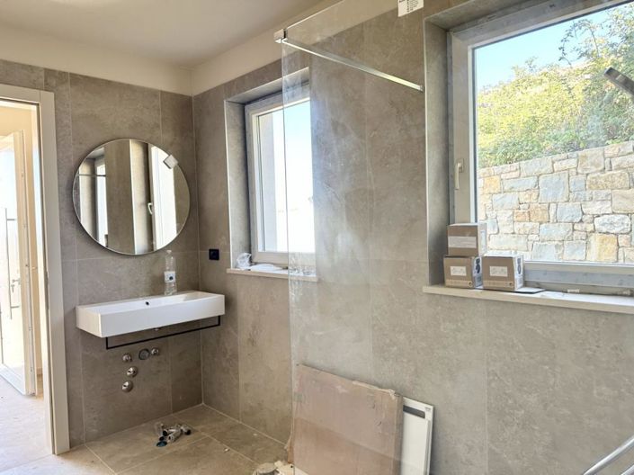 Image No.15-3 Bed Property for sale