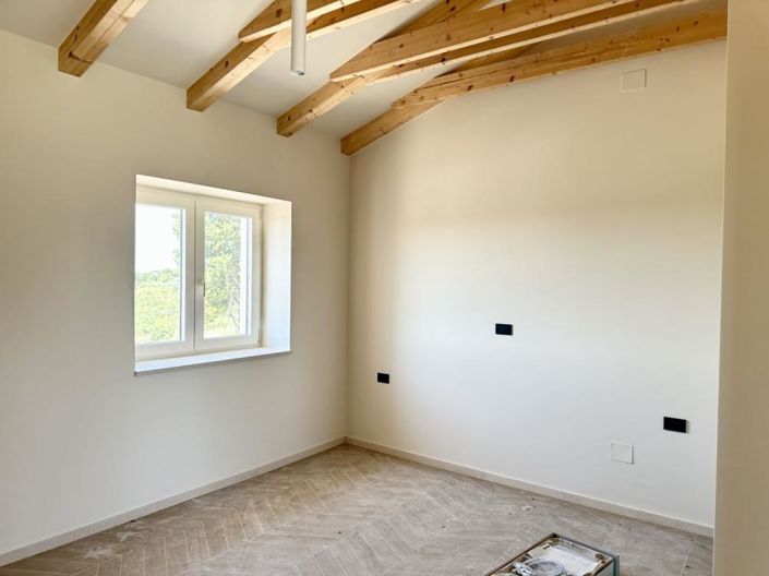 Image No.16-3 Bed Property for sale