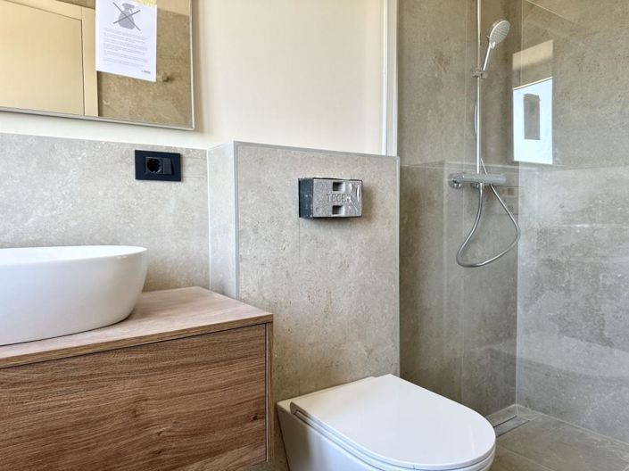 Image No.22-3 Bed Property for sale