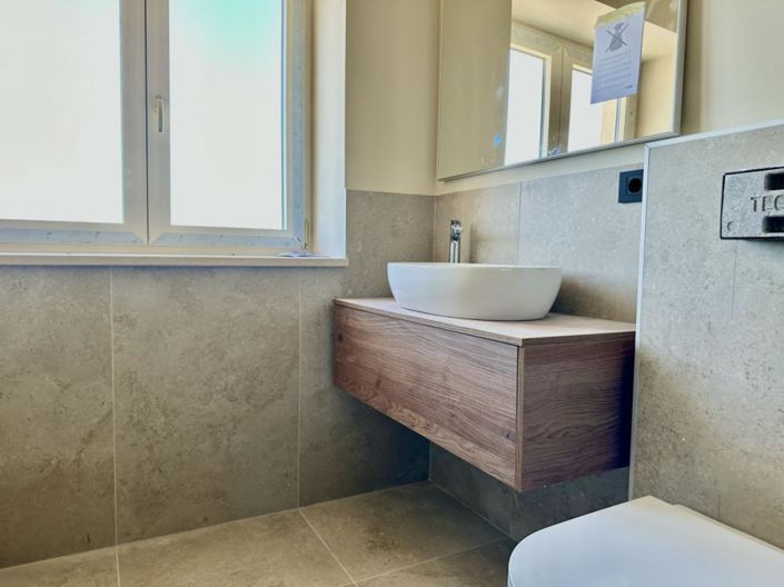 Image No.23-3 Bed Property for sale