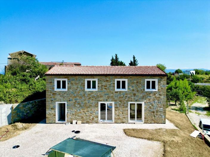 Image No.5-3 Bed Property for sale