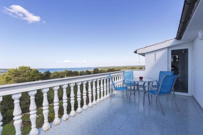 Image No.1-Propriété de 16 chambres à vendre à Croatie