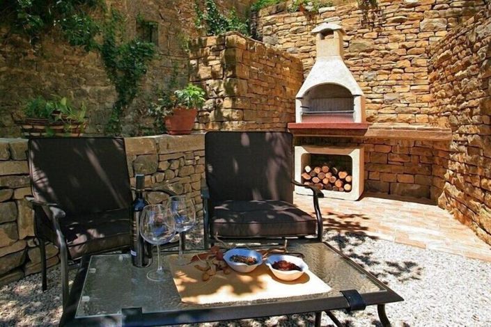 Image No.13-2 Bed Property for sale