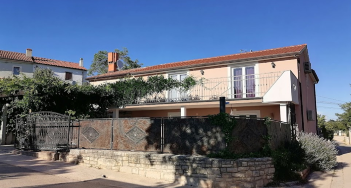 Image No.3-6 Bed Property for sale