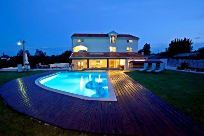 Image No.1-Propriété de 6 chambres à vendre à Rovinj