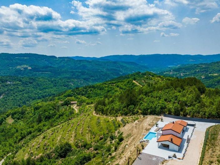 Image No.1-Propriété de 4 chambres à vendre à Croatie