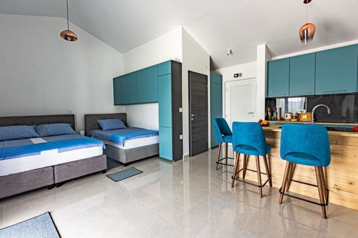 Image No.25-4 Bed Property for sale