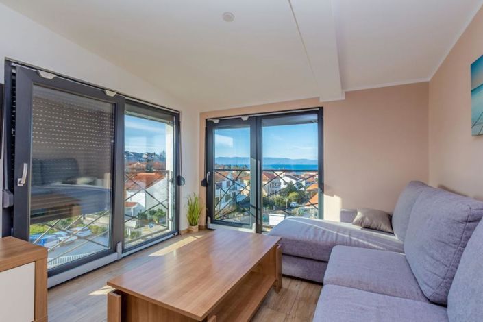 Image No.14-6 Bed Property for sale