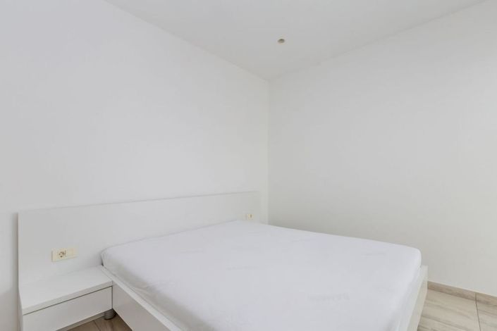 Image No.19-3 Bed Property for sale