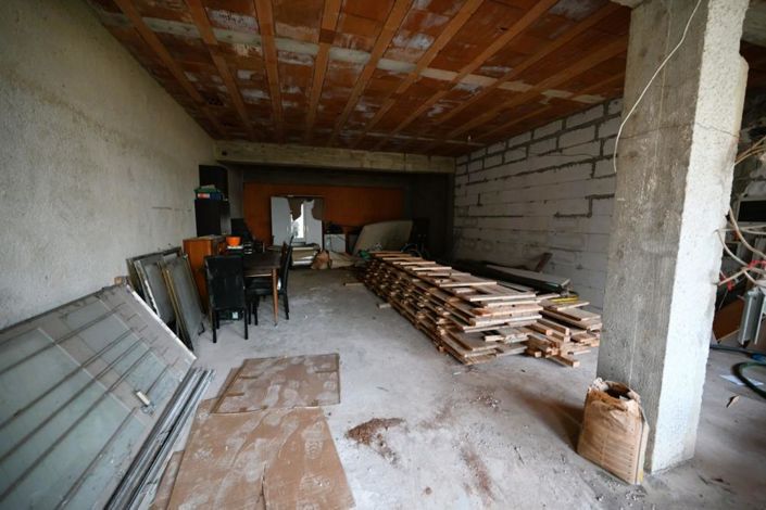 Image No.8-6 Bed Property for sale