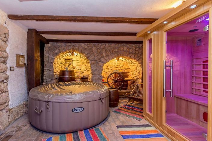 Image No.3-3 Bed Property for sale