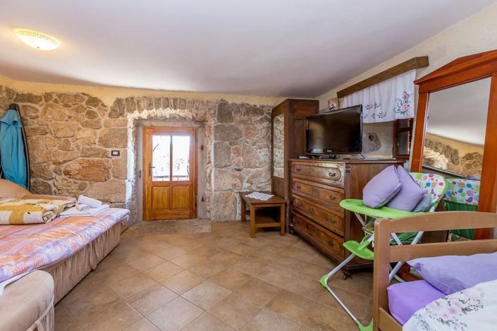 Image No.6-3 Bed Property for sale