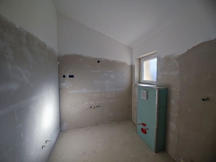 Image No.12-4 Bed Property for sale