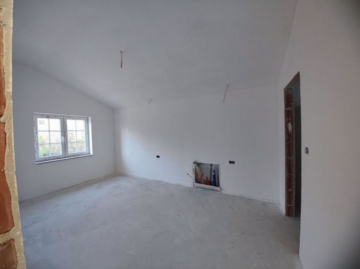 Image No.12-4 Bed Property for sale