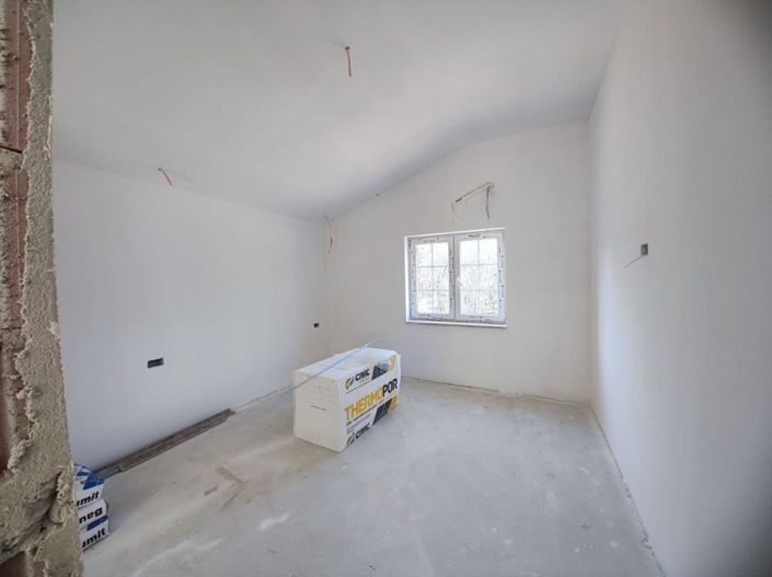 Image No.11-4 Bed Property for sale