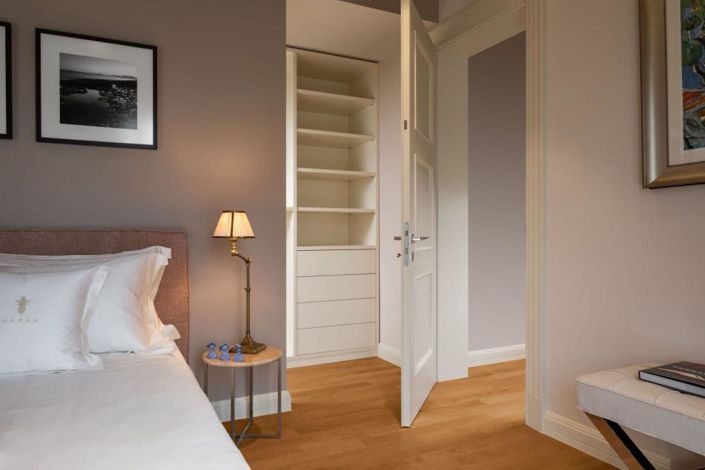 Image No.24-4 Bed Property for sale