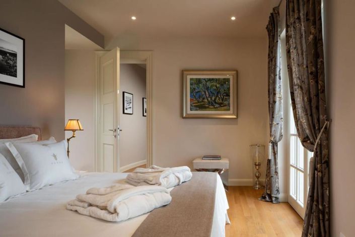 Image No.25-4 Bed Property for sale