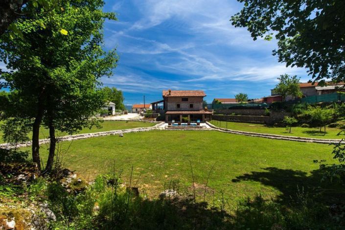 Image No.1-Propriété de 7 chambres à vendre à Croatie