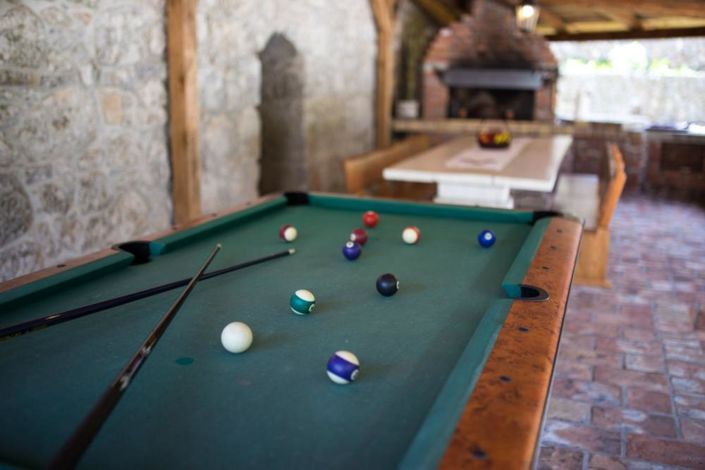 Image No.17-7 Bed Property for sale